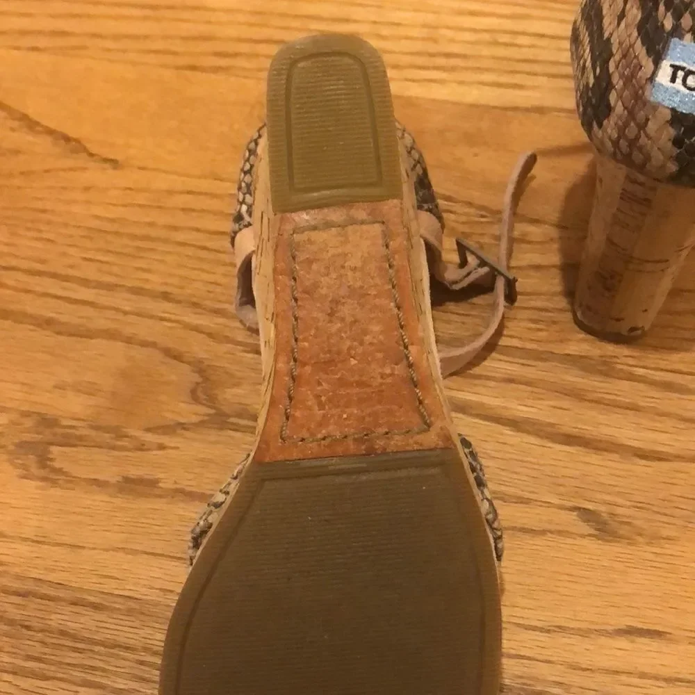 Toms open toe wedges sandals